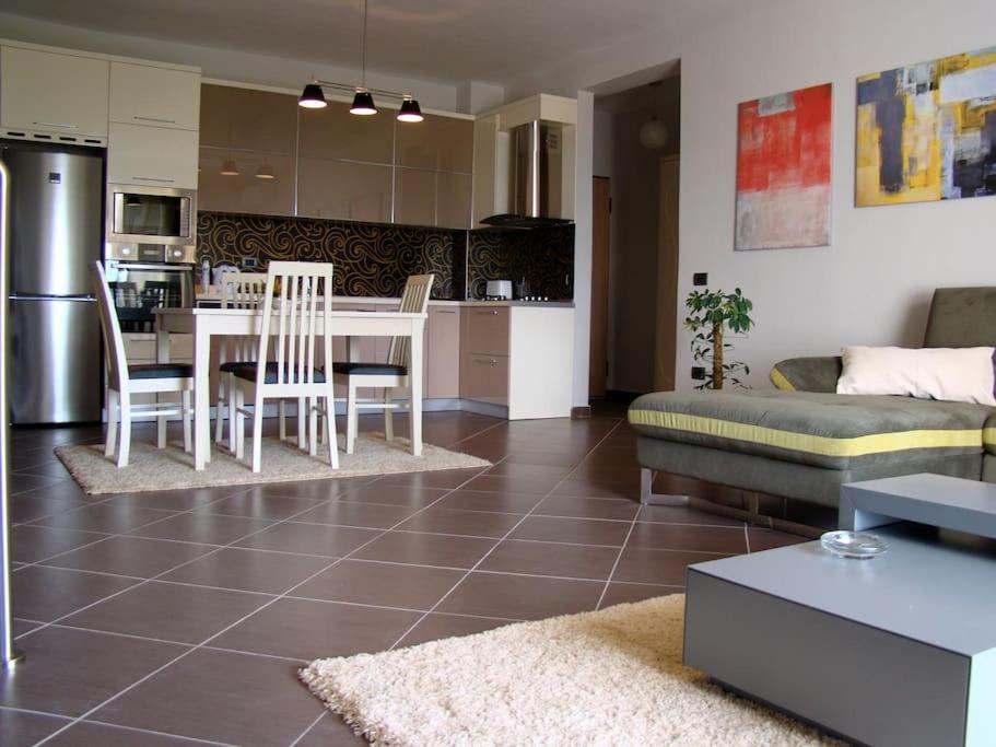 Exclusive Apartment Tirana Zewnętrze zdjęcie